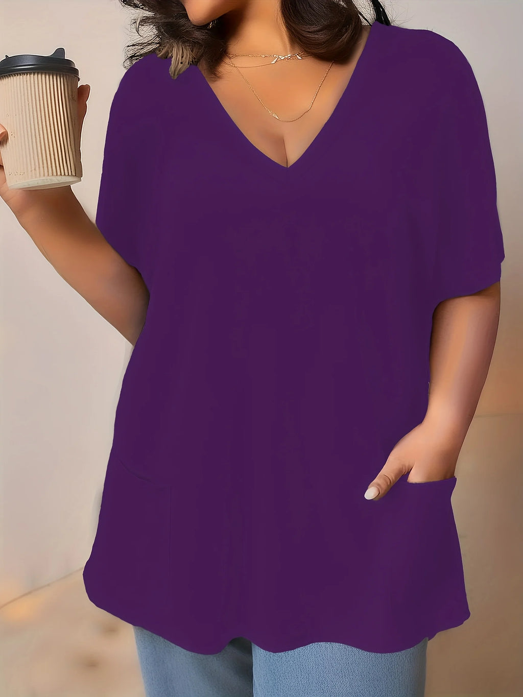 Plus Size Women's V-Neck Short Sleeve Casual T-Shirt with Front Pockets Comfortable and Stylish Top