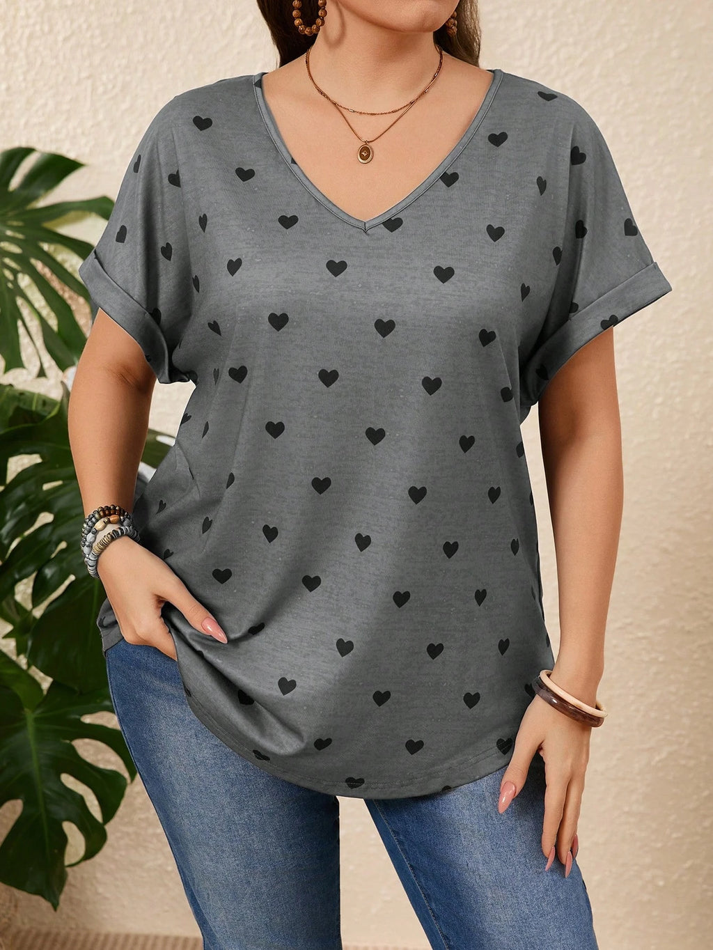 Plus Size Heart Design Pattern Printed T-shirts Summer Fashionable High Quality Short Sleeved Casual Sports V-Neck Pullover Tops