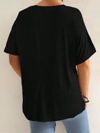 Plus Size Women's V-Neck Short Sleeve Casual T-Shirt with Front Pockets Comfortable and Stylish Top