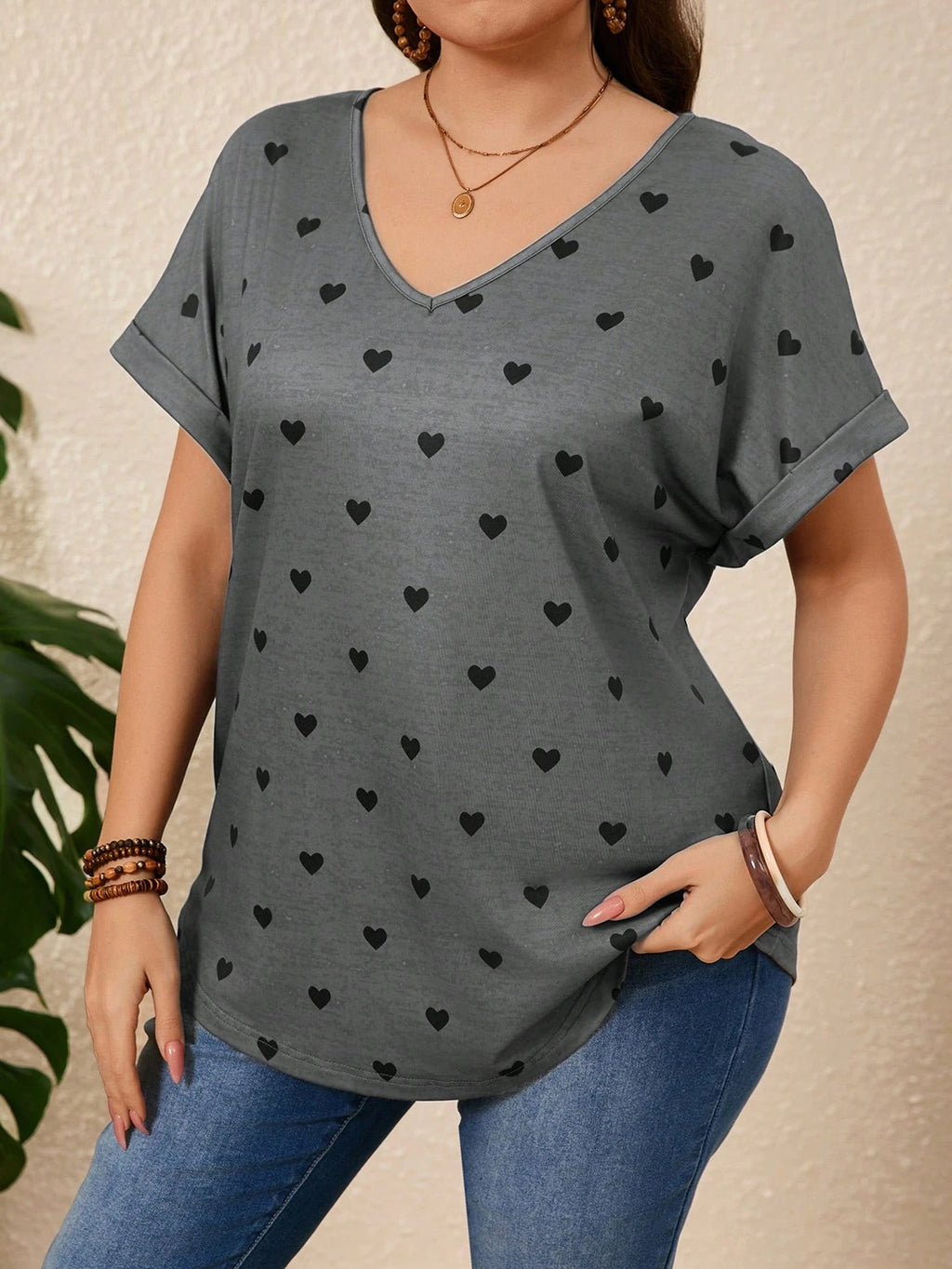 Plus Size Heart Design Pattern Printed T-shirts Summer Fashionable High Quality Short Sleeved Casual Sports V-Neck Pullover Tops