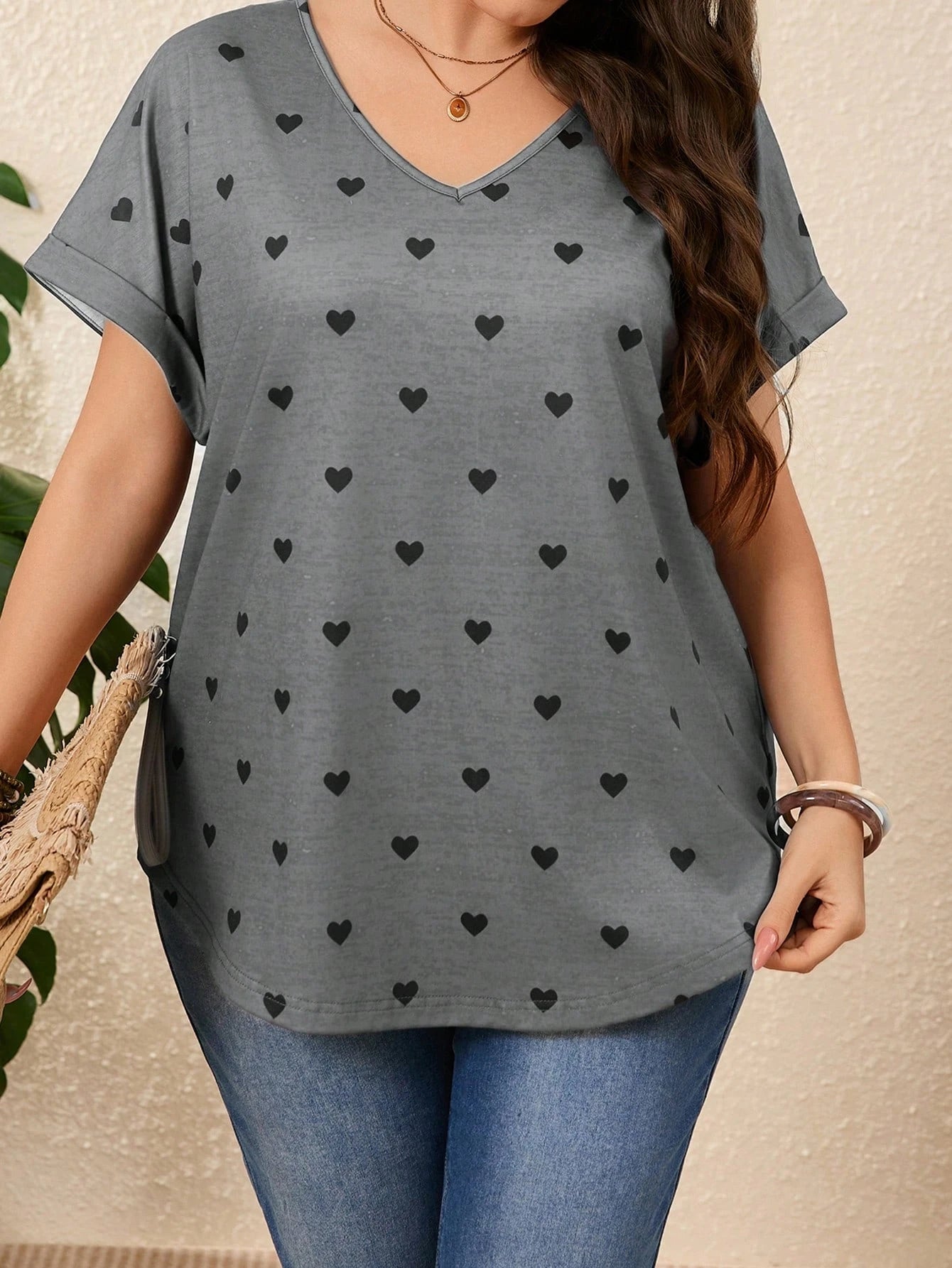 Plus Size Heart Design Pattern Printed T-shirts Summer Fashionable High Quality Short Sleeved Casual Sports V-Neck Pullover Tops
