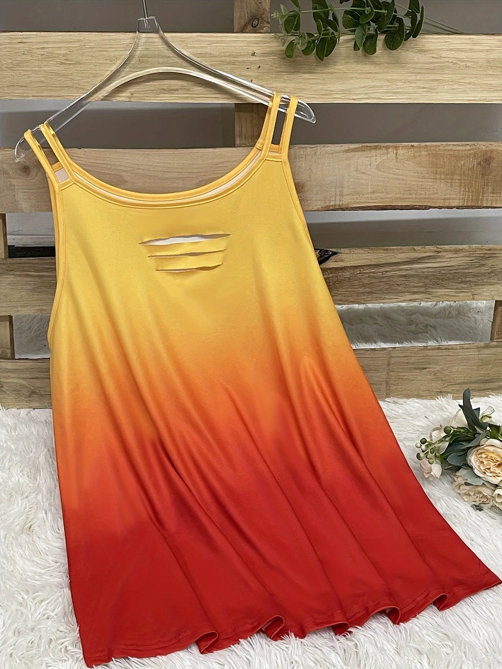 Women's Plus Size Sleeveless Gradient Tank Top with Cutout Design for Summer Casual Wear Comfortable and Stylish