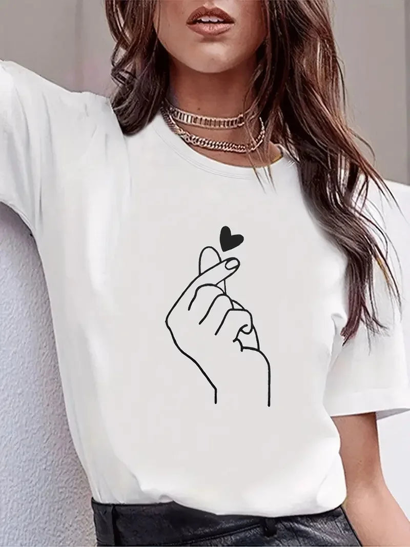 Cute Heart Print Solid Color Round Neck Plus Size T-Shirt Women Short Sleeve Casual Daily Top Oversized Harajuku Summer