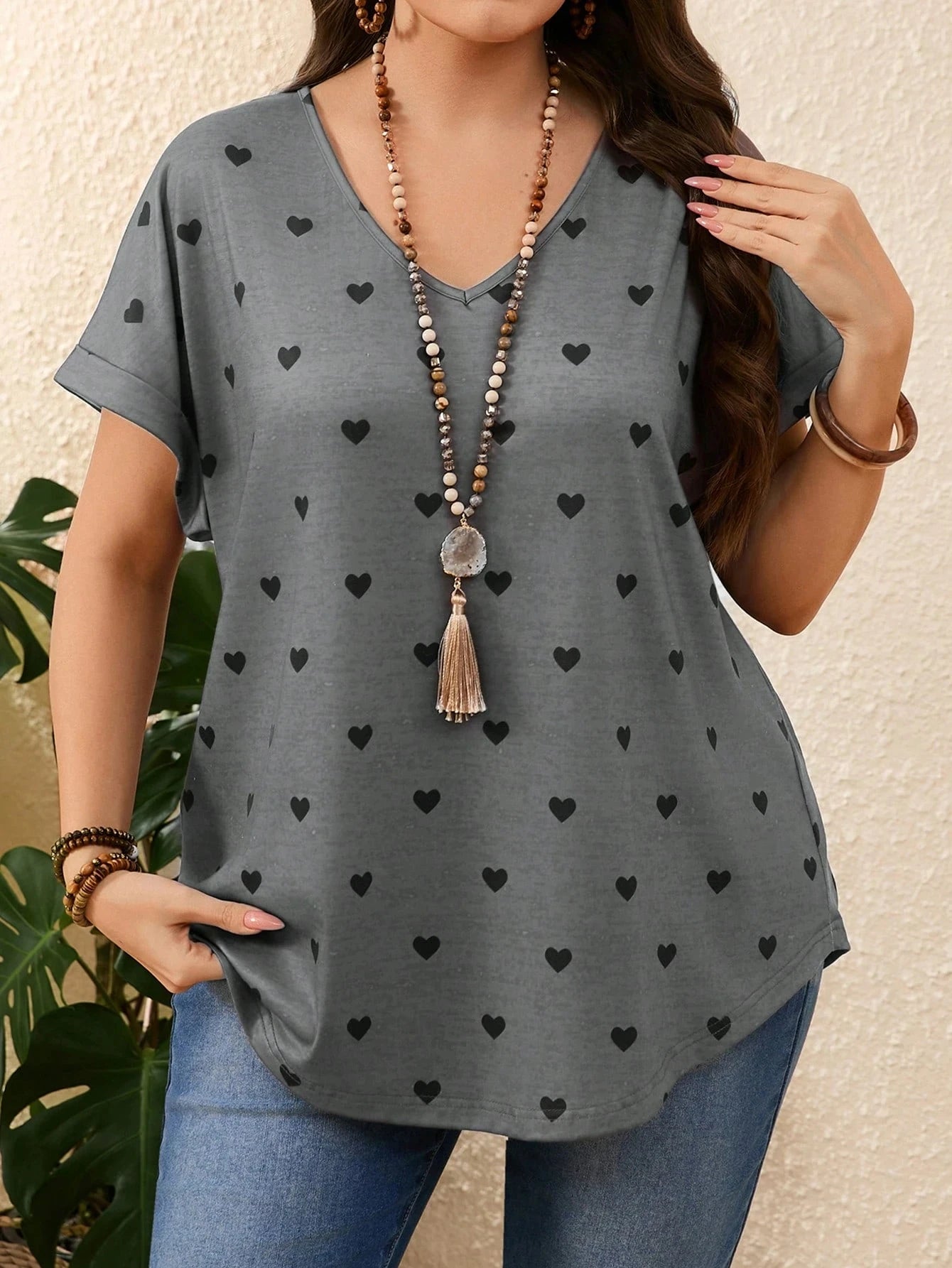 Plus Size Heart Design Pattern Printed T-shirts Summer Fashionable High Quality Short Sleeved Casual Sports V-Neck Pullover Tops