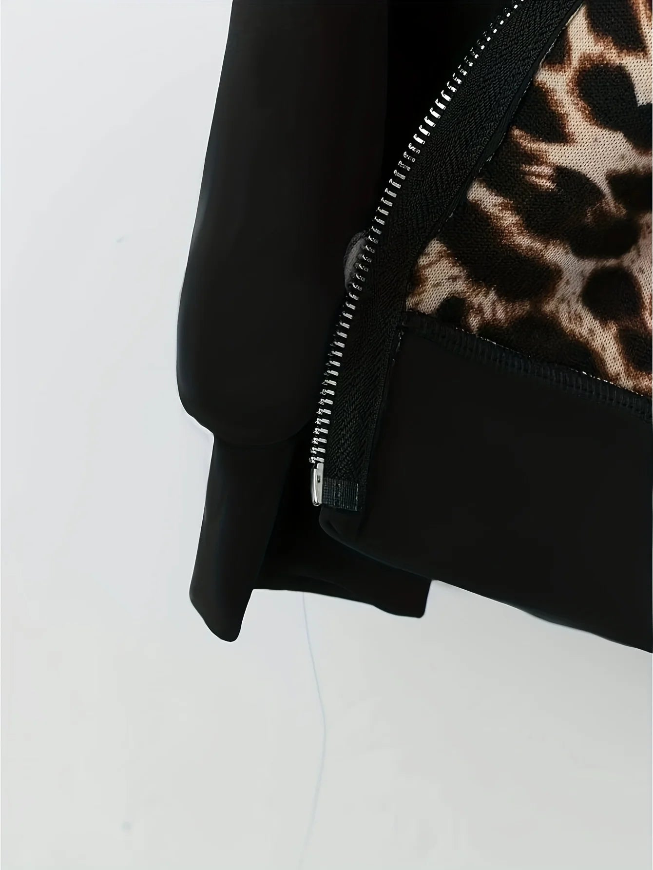 Large size autumn new leopard print casual solid color jacket for women, long sleeved zipper jacket